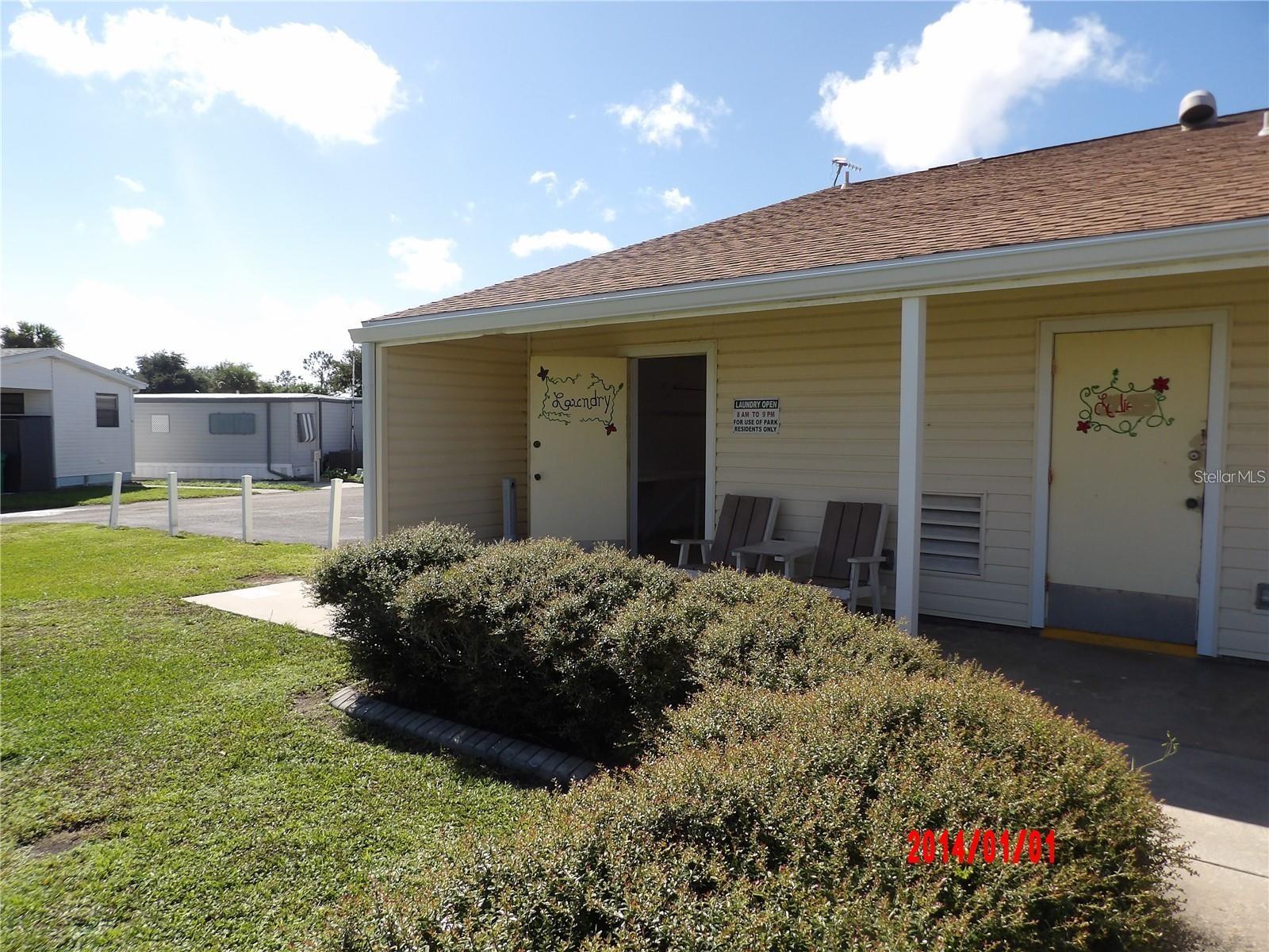 HOLIDAY TRAVEL PARK ENGLEWOOD - Residential