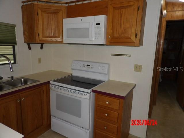HOLIDAY TRAVEL PARK ENGLEWOOD - Residential