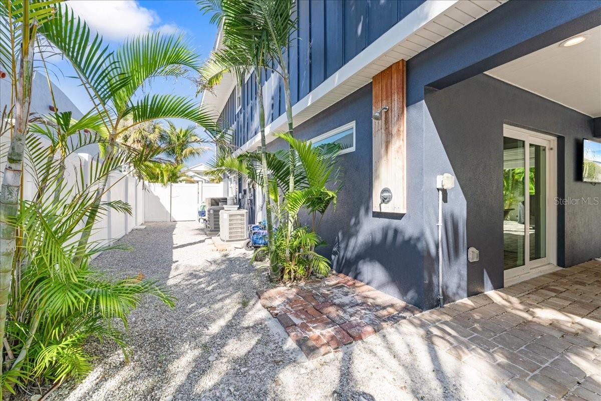 ANNA MARIA BEACH - Residential
