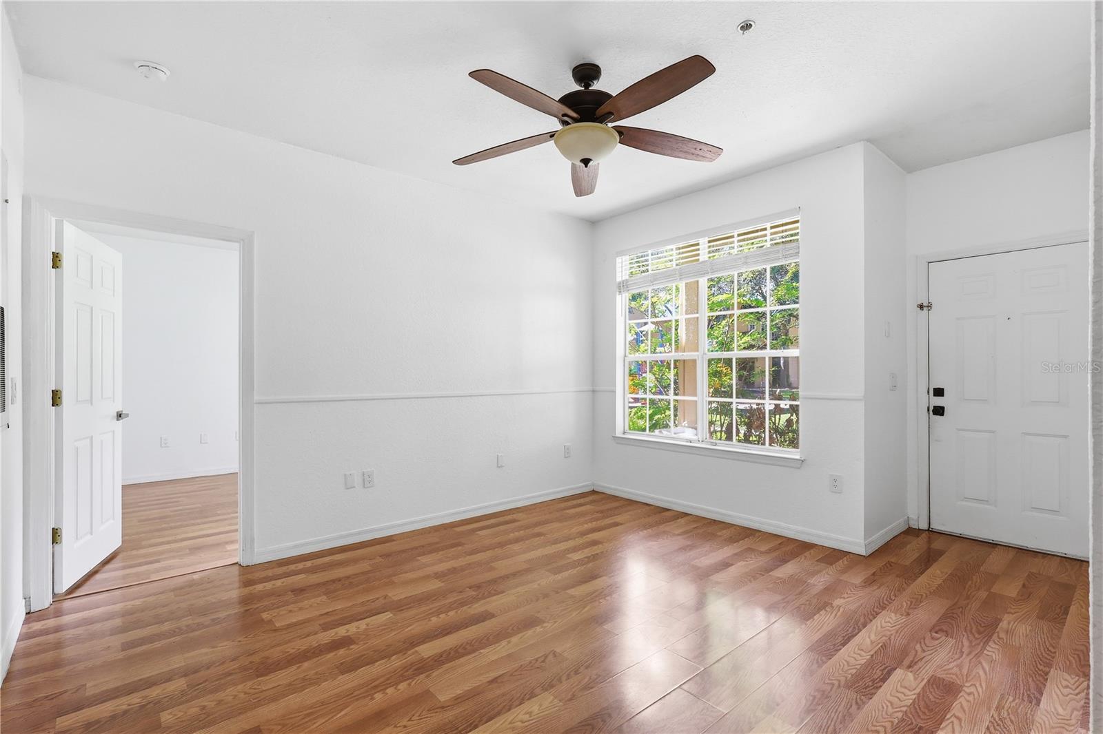 CRESCENT PLACE AT LAKE LOTUS CONDO - Residential Lease