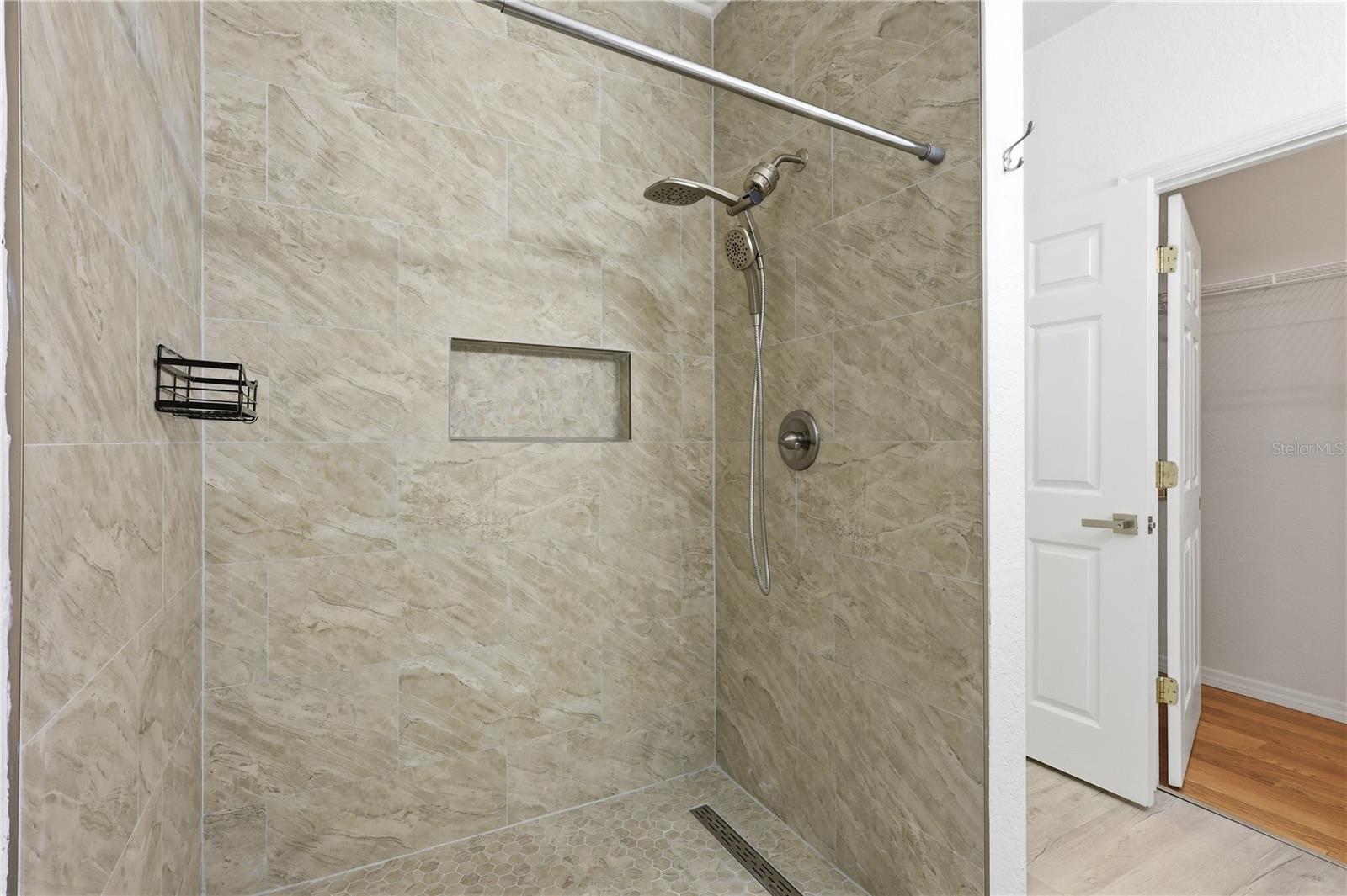 CRESCENT PLACE AT LAKE LOTUS CONDO - Residential Lease