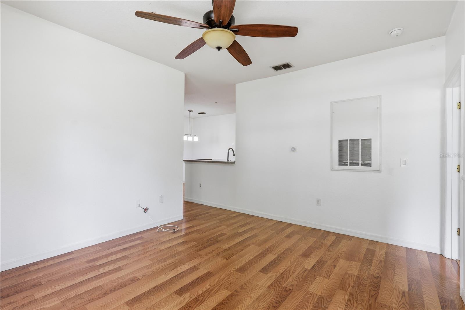CRESCENT PLACE AT LAKE LOTUS CONDO - Residential Lease