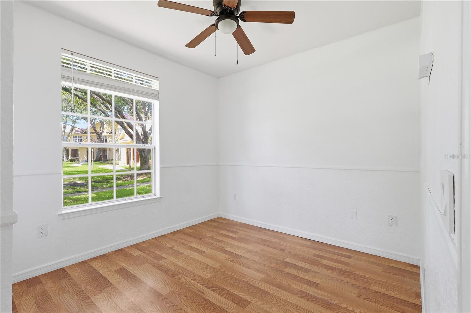 CRESCENT PLACE AT LAKE LOTUS CONDO - Residential Lease