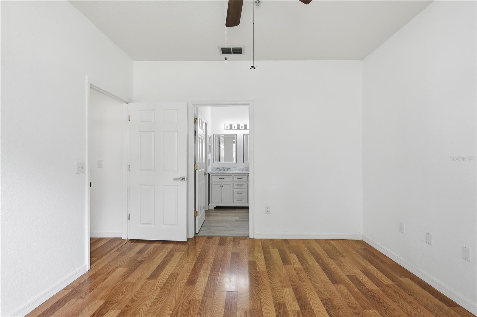 CRESCENT PLACE AT LAKE LOTUS CONDO - Residential Lease