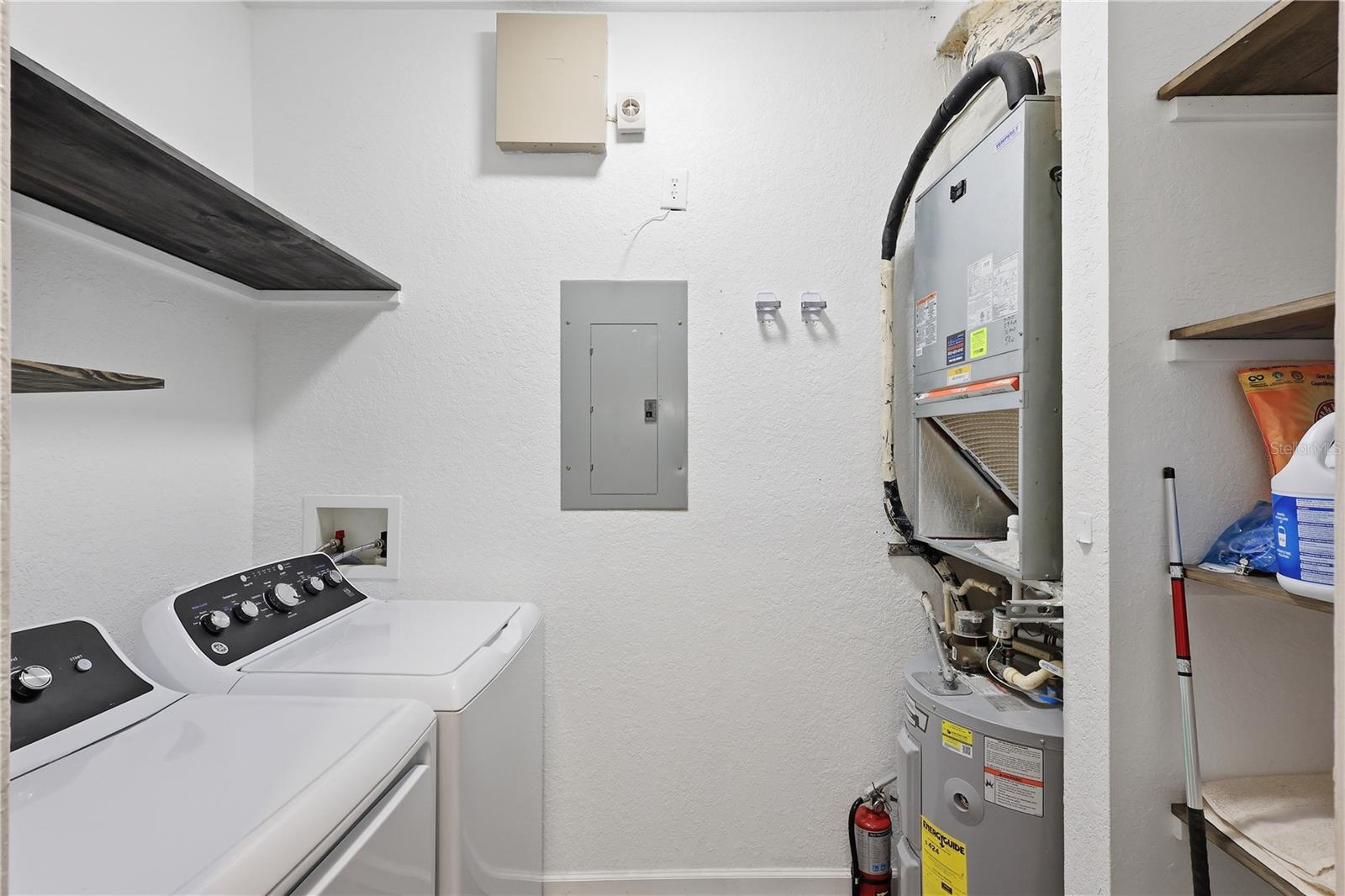 CRESCENT PLACE AT LAKE LOTUS CONDO - Residential Lease