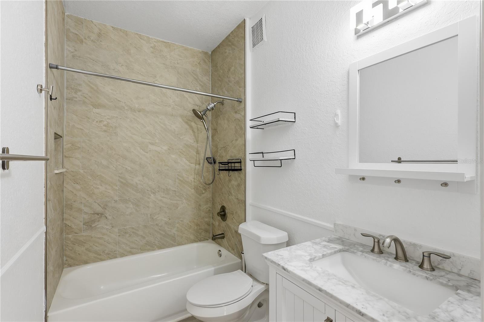 CRESCENT PLACE AT LAKE LOTUS CONDO - Residential Lease