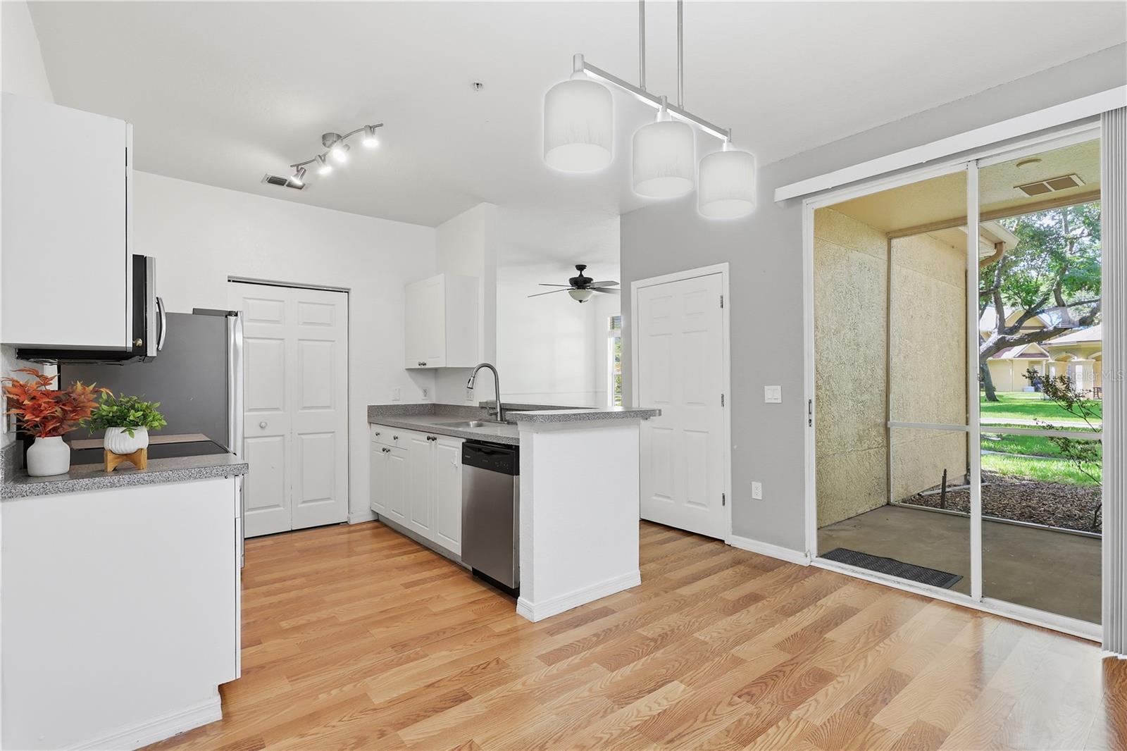 CRESCENT PLACE AT LAKE LOTUS CONDO - Residential Lease