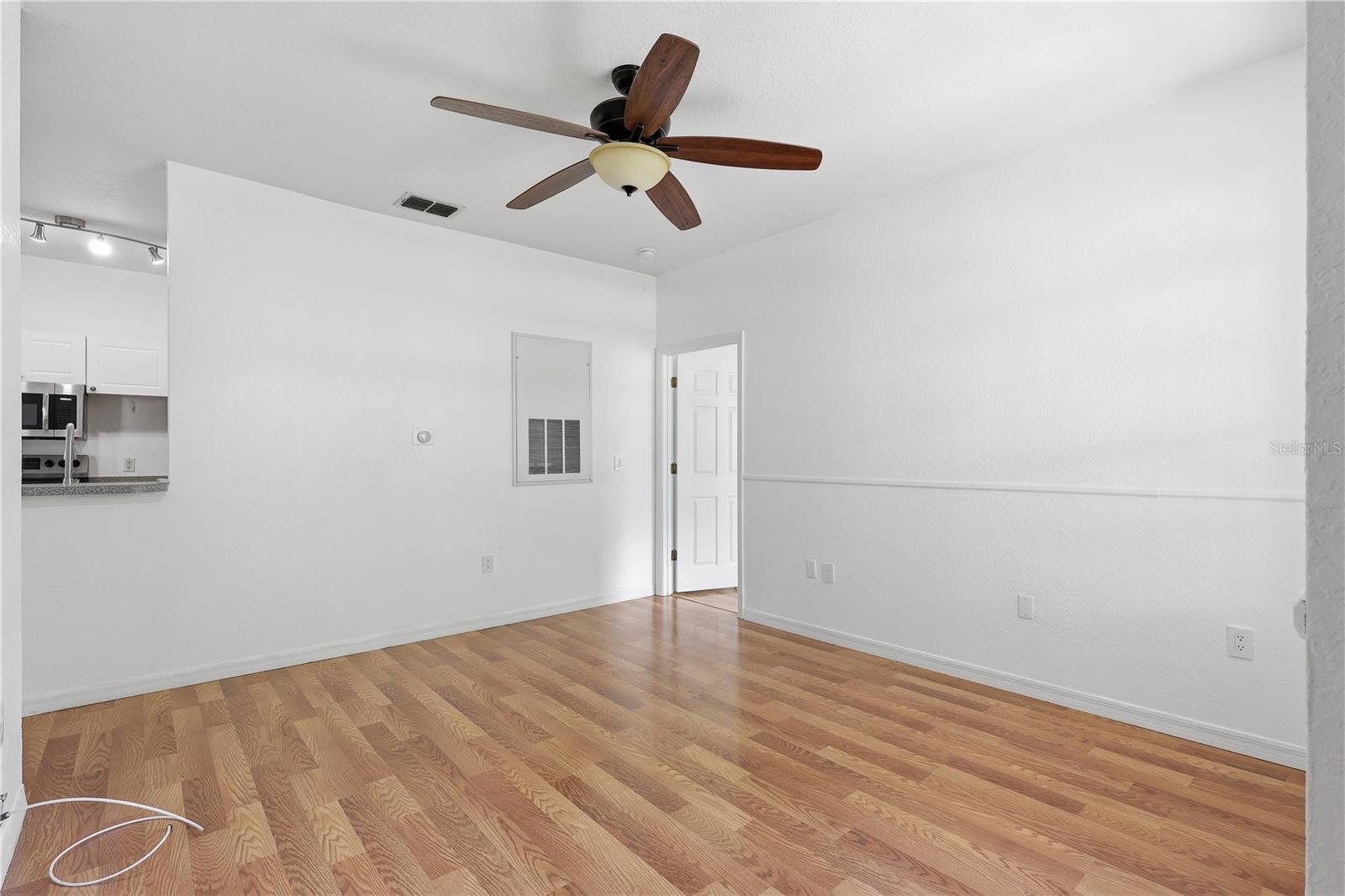 CRESCENT PLACE AT LAKE LOTUS CONDO - Residential Lease
