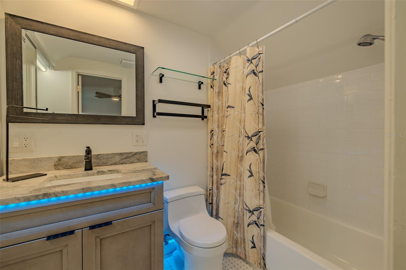 FAIRWAY PALMS A CONDO - Residential