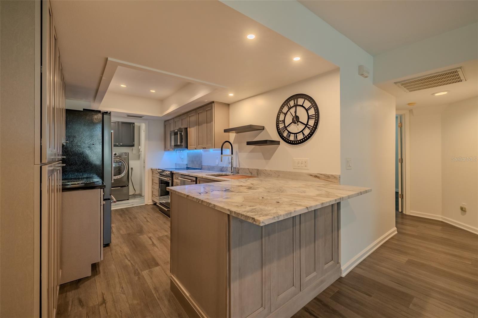 FAIRWAY PALMS A CONDO - Residential