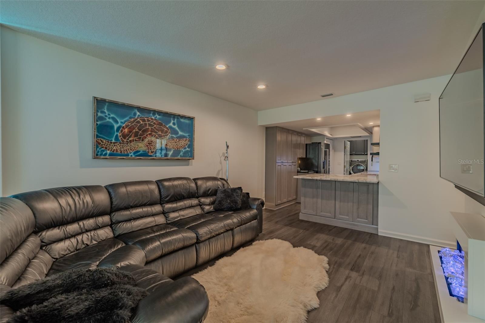 FAIRWAY PALMS A CONDO - Residential