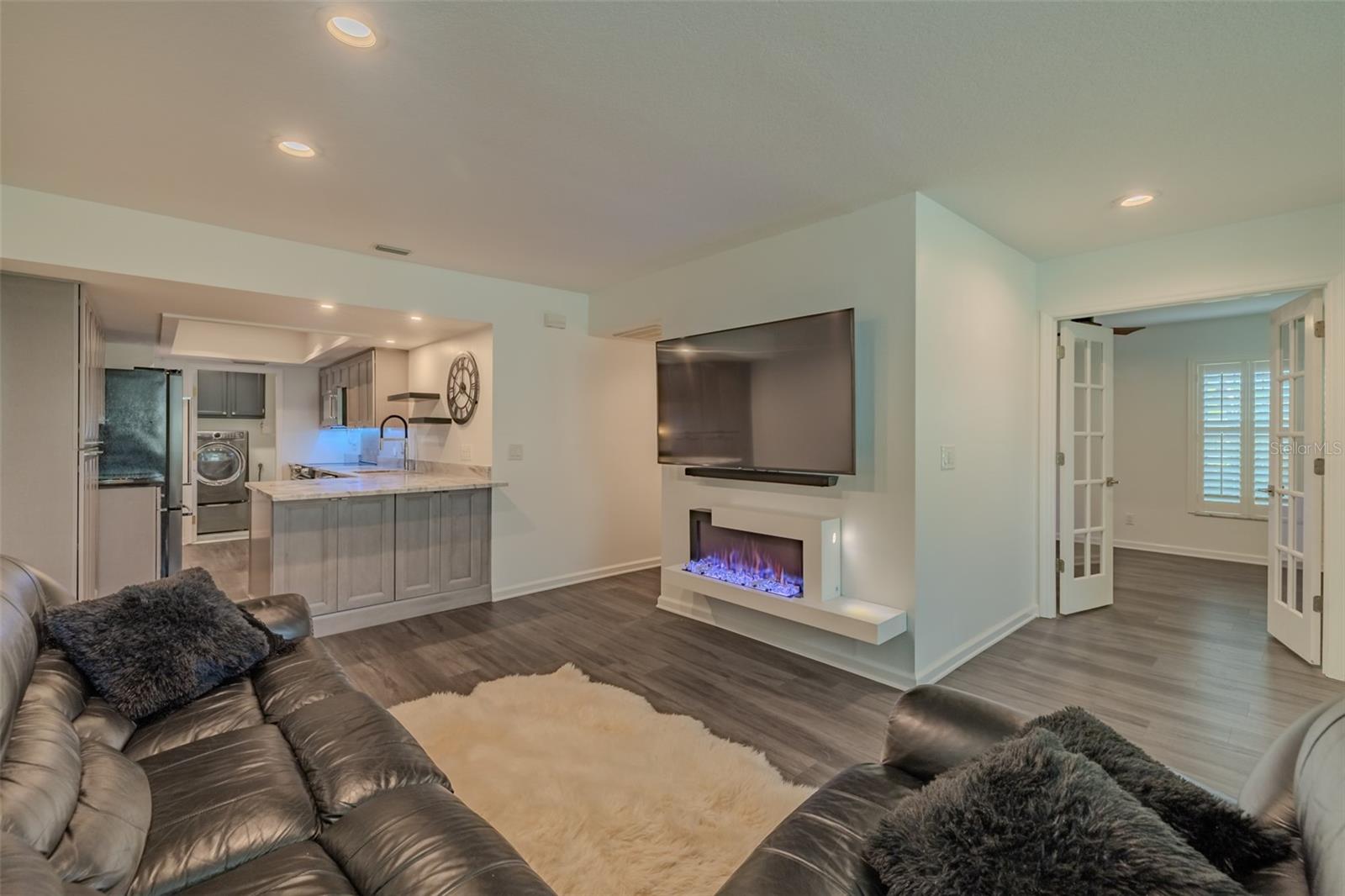 FAIRWAY PALMS A CONDO - Residential