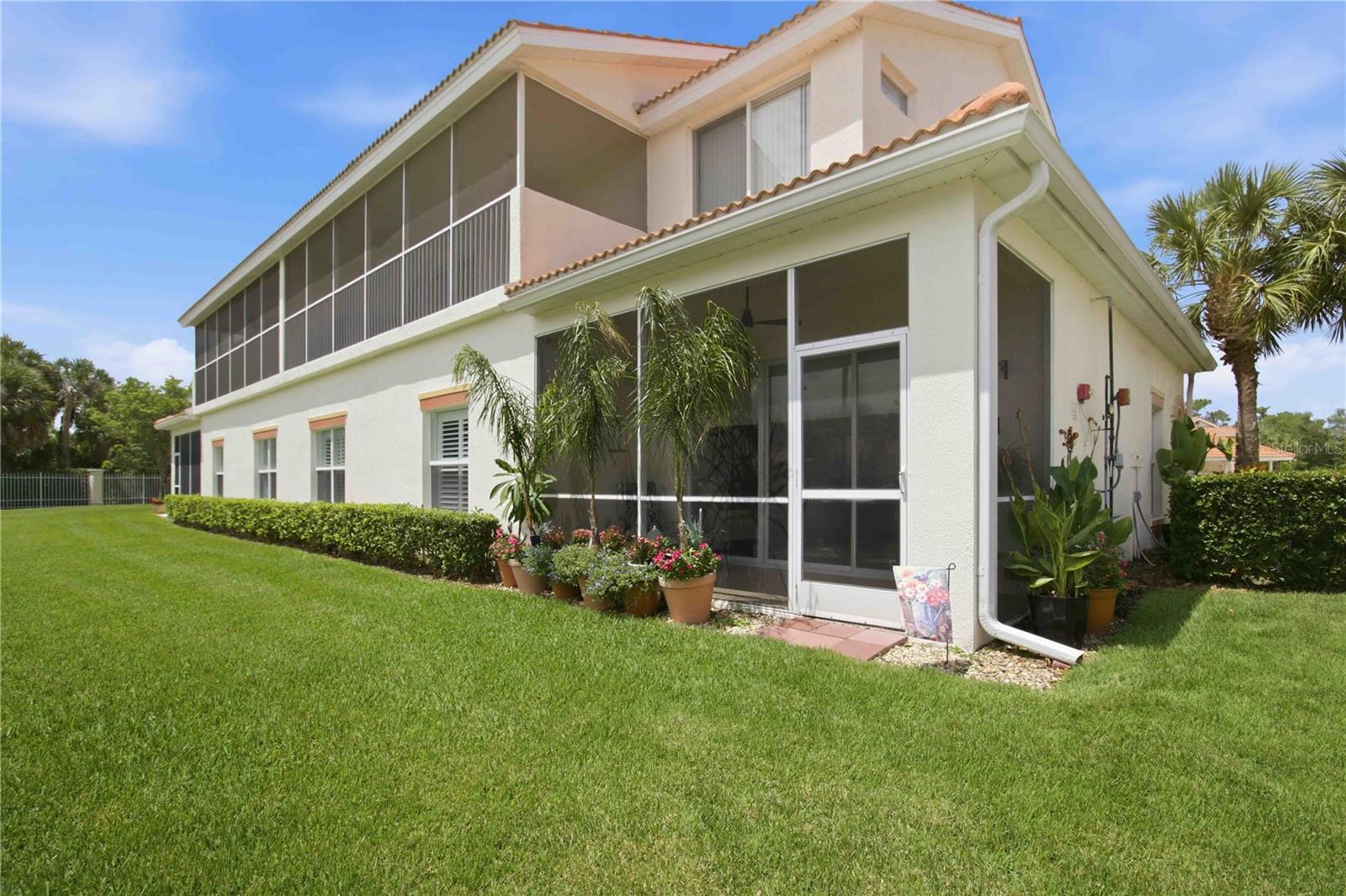 PALM GROVE - Residential
