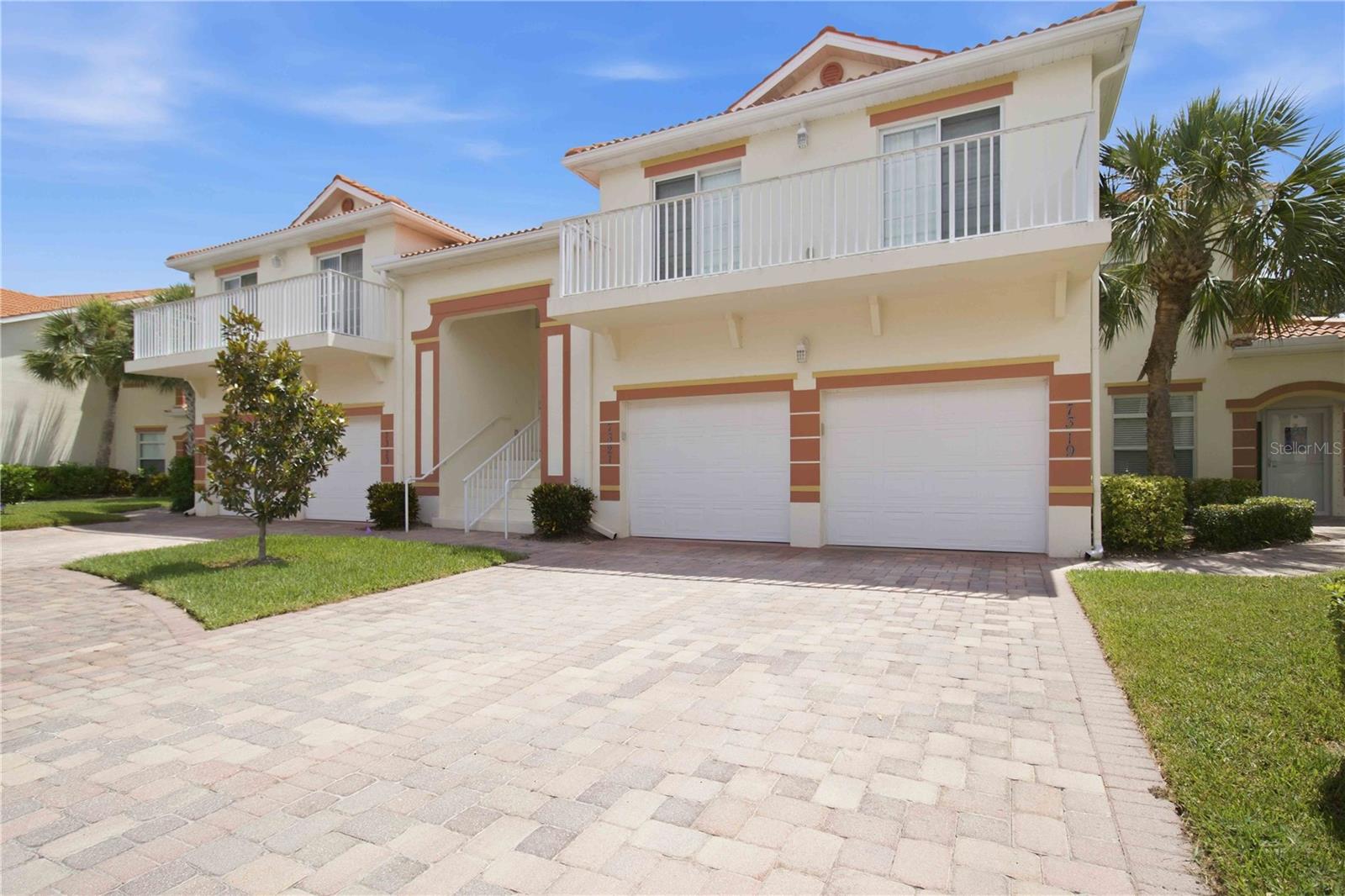 PALM GROVE - Residential