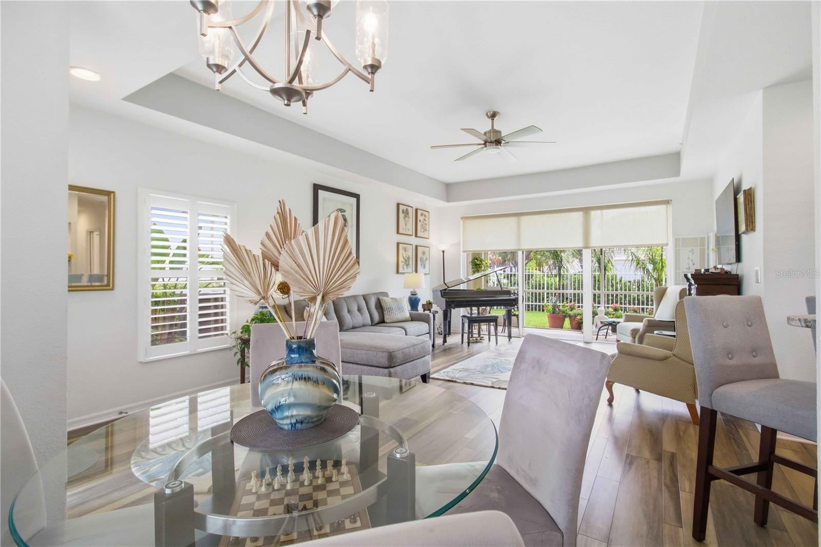 PALM GROVE - Residential