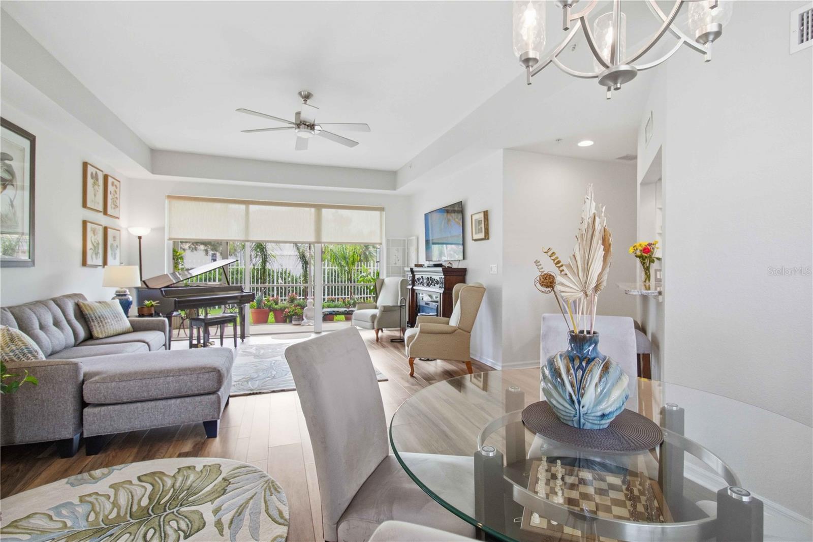 PALM GROVE - Residential