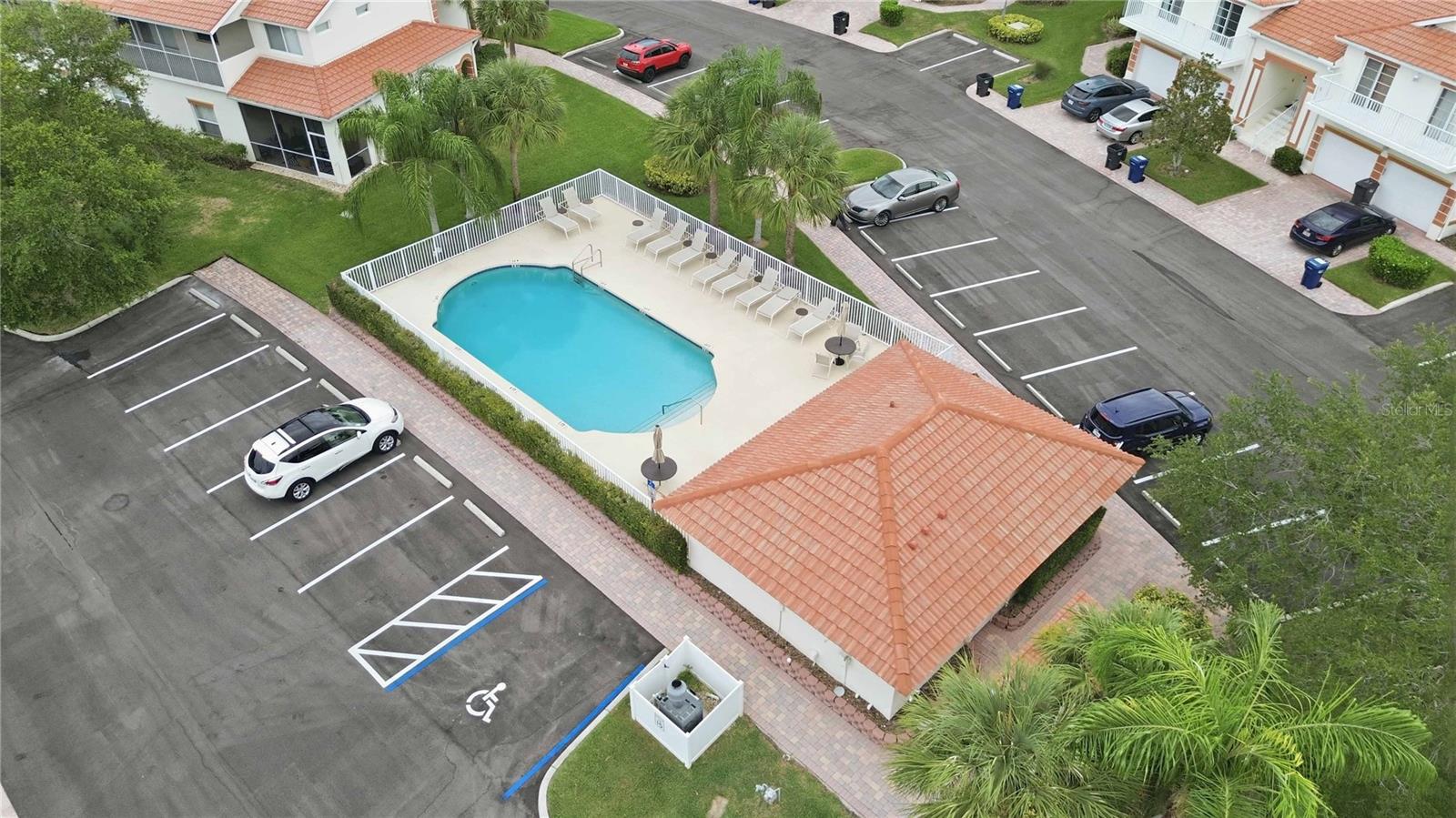 PALM GROVE - Residential