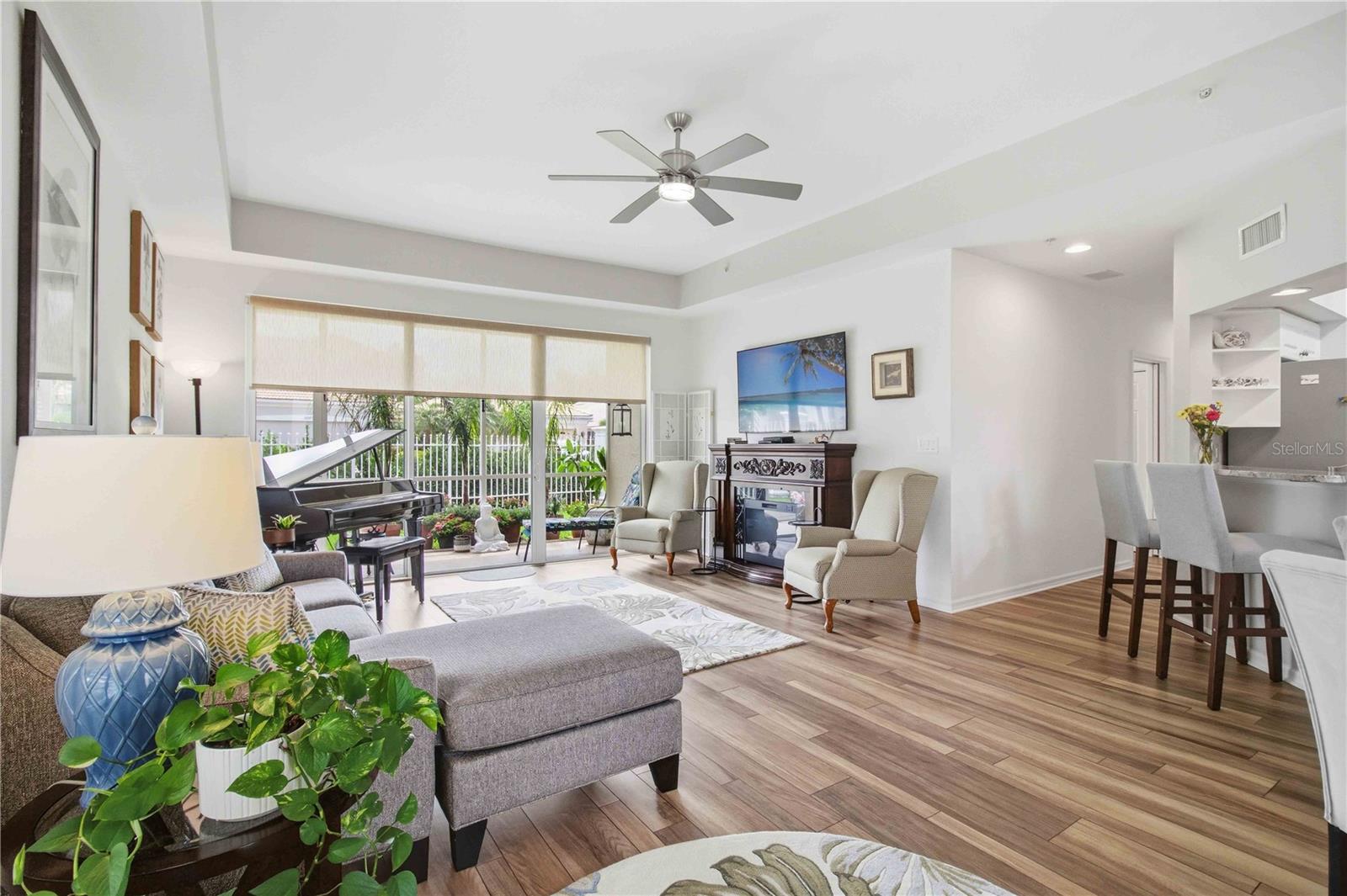 PALM GROVE - Residential