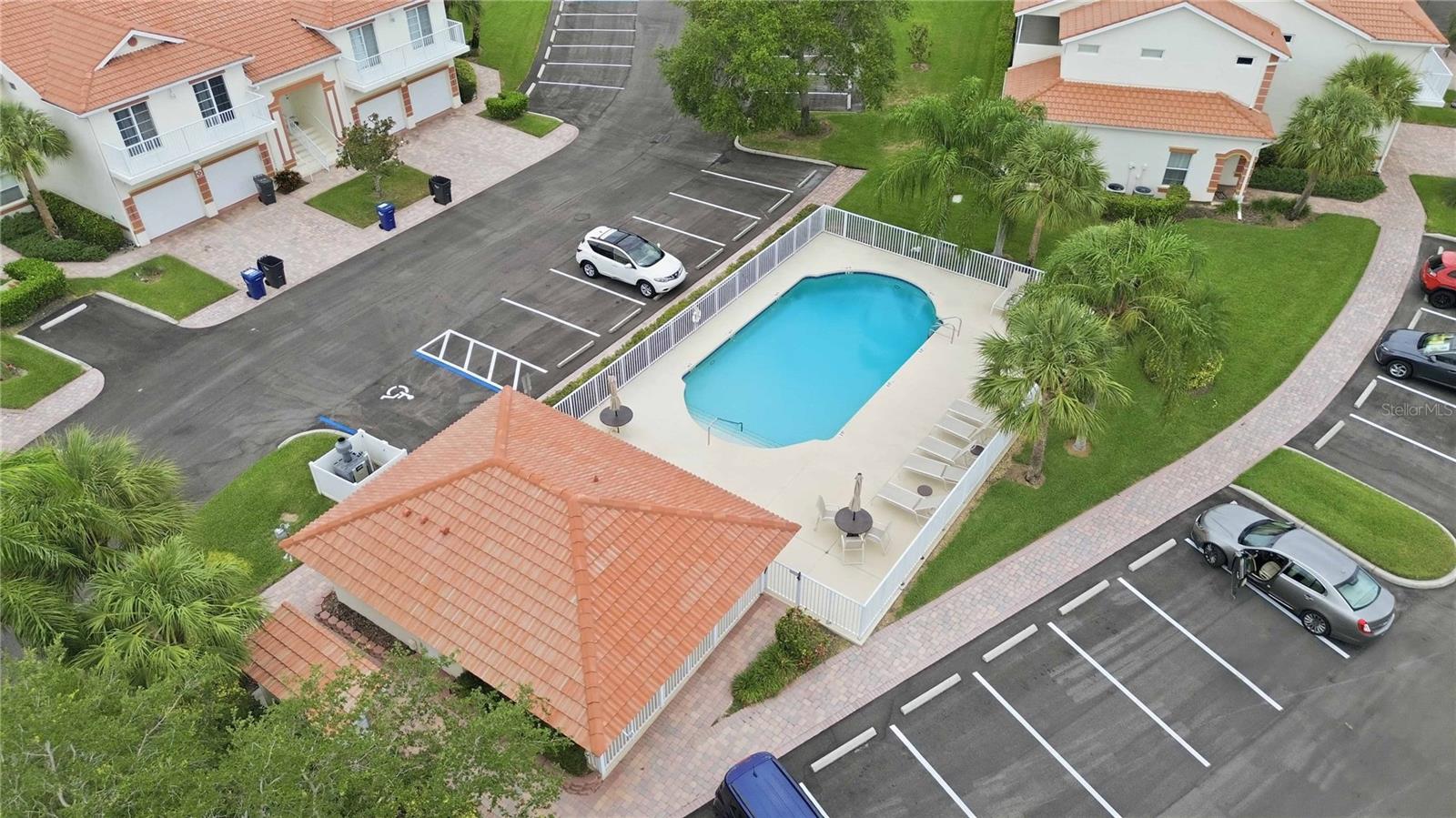 PALM GROVE - Residential