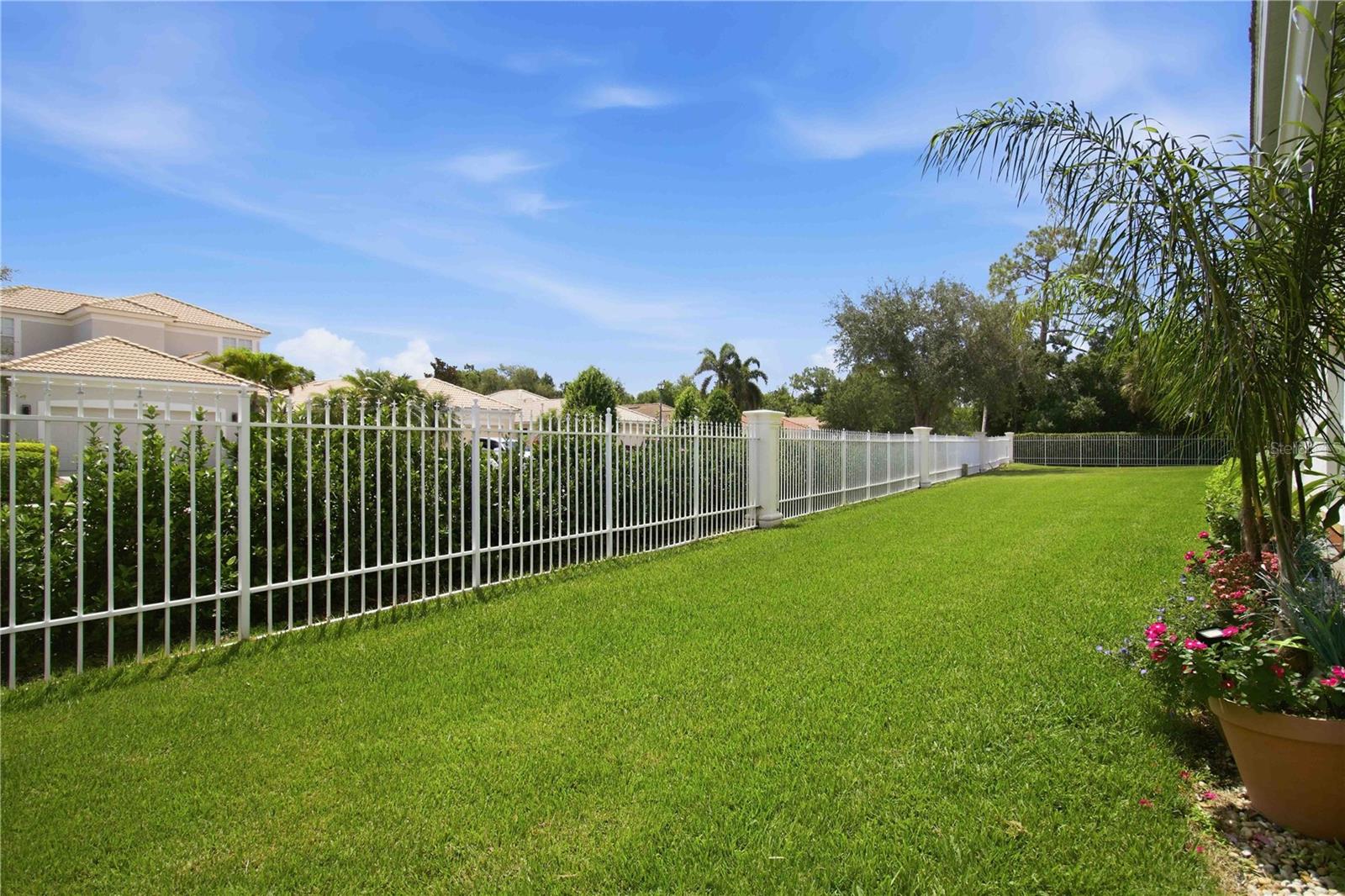 PALM GROVE - Residential