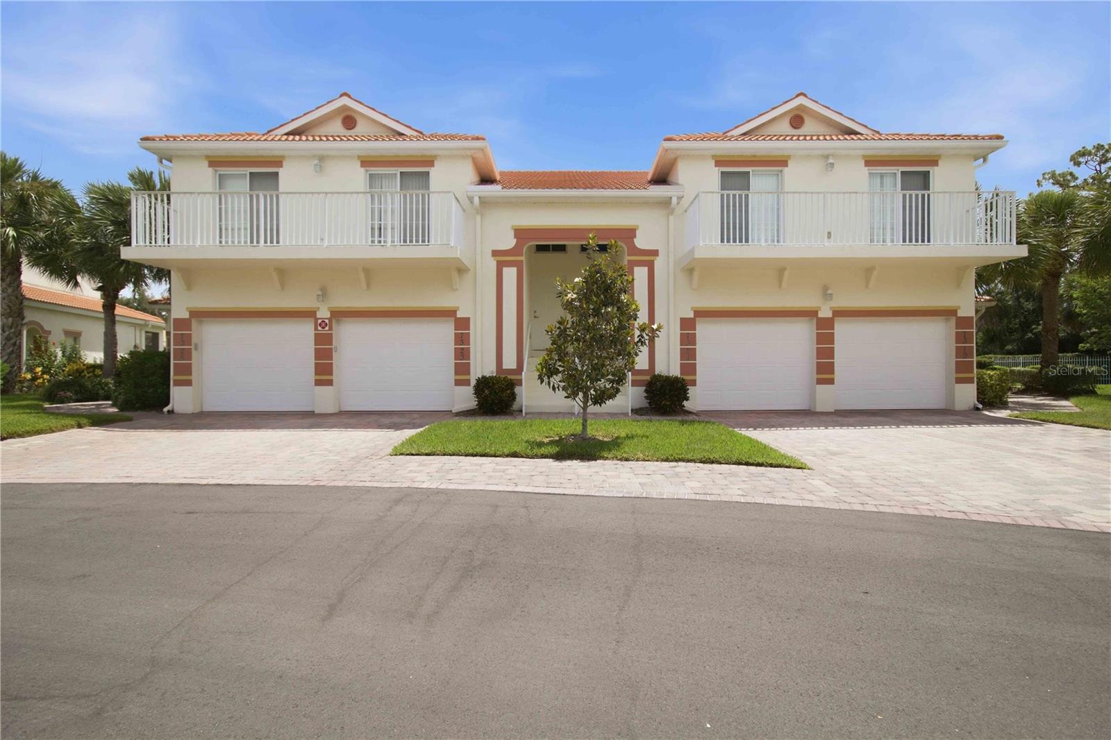 PALM GROVE - Residential