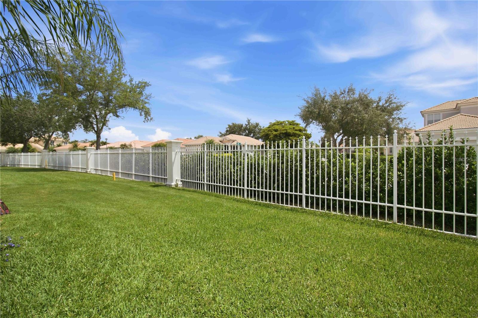 PALM GROVE - Residential