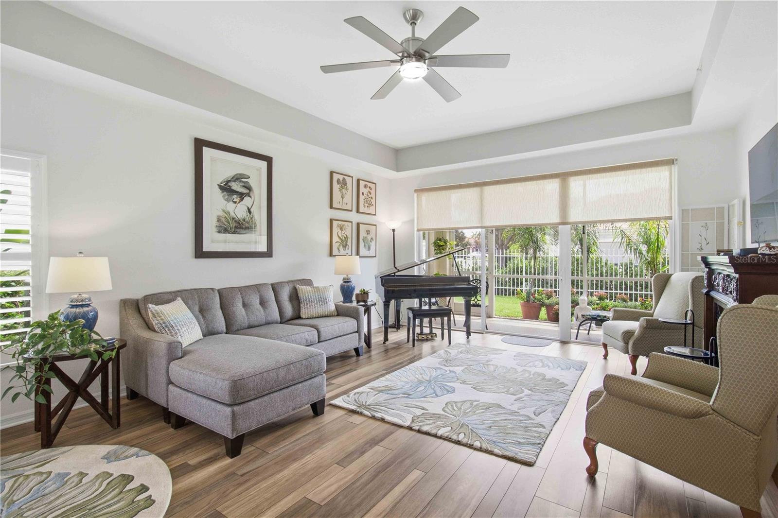 PALM GROVE - Residential