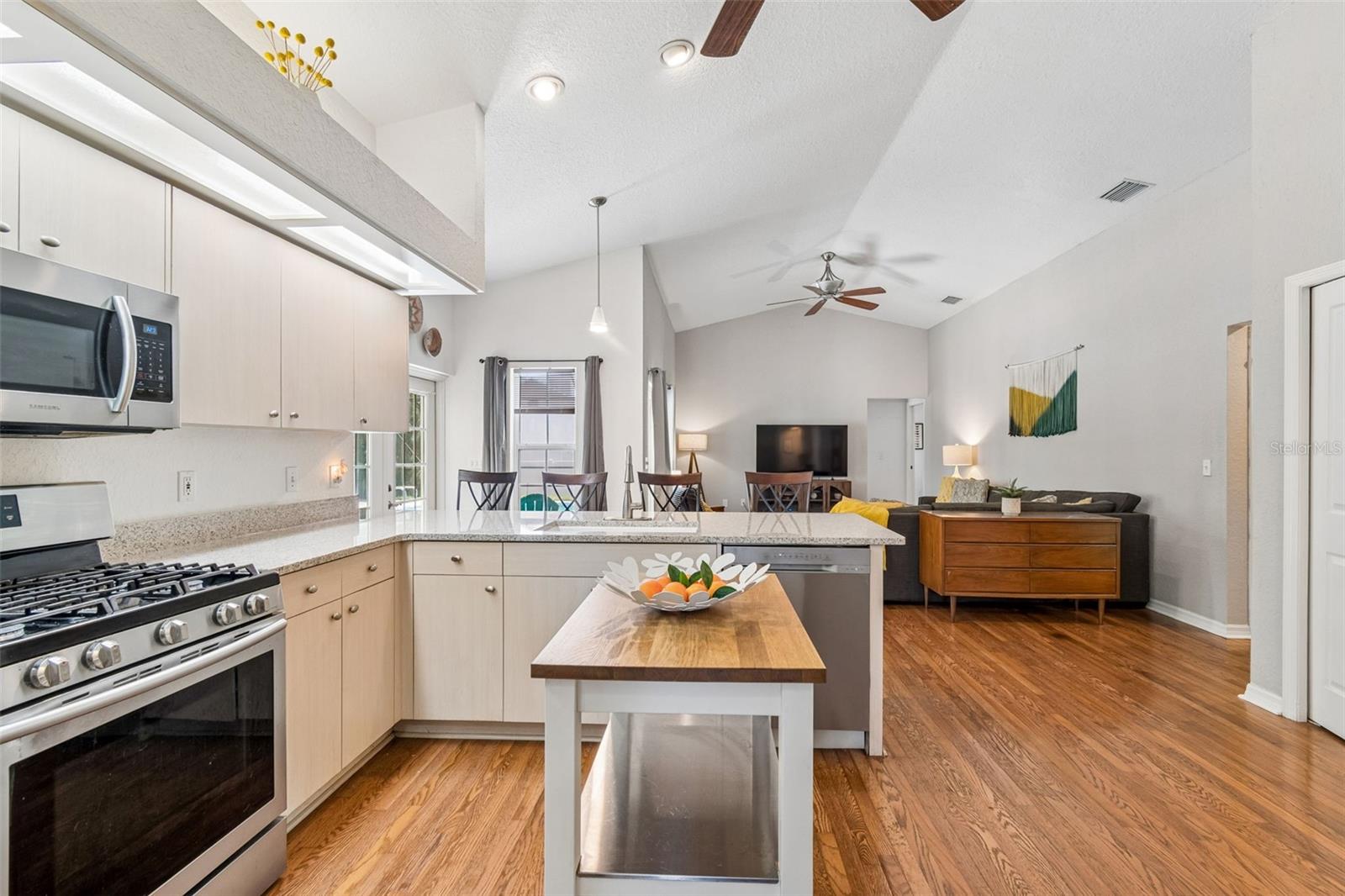 PIPERS MEADOW - Residential