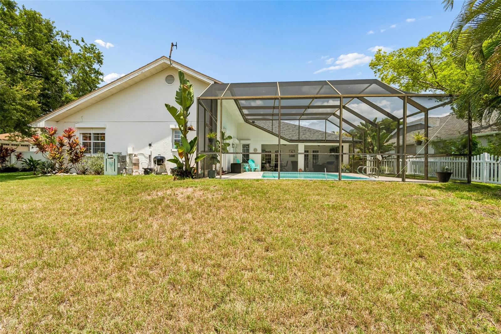 PIPERS MEADOW - Residential