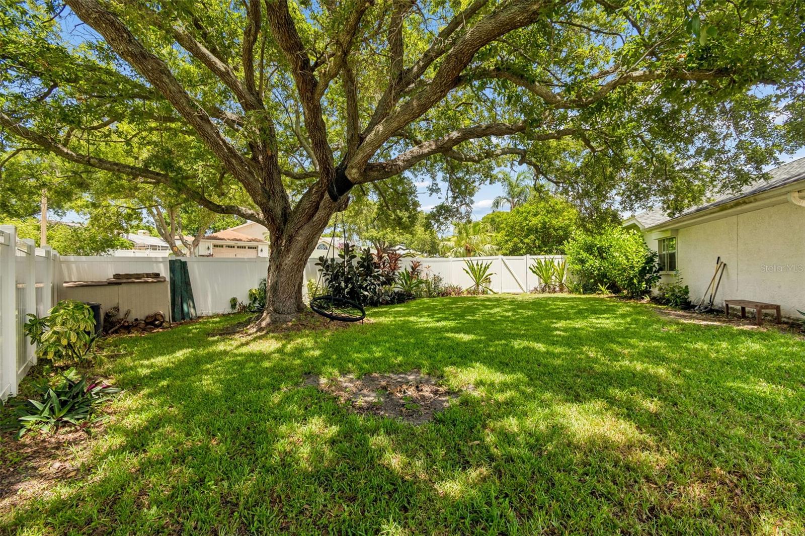 PIPERS MEADOW - Residential