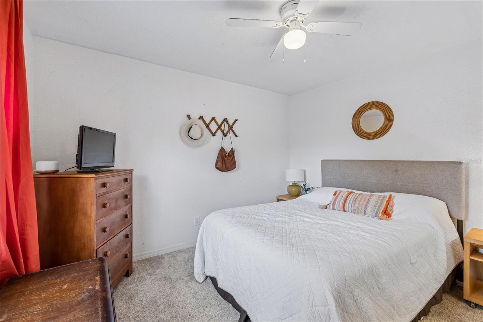 PIPERS MEADOW - Residential
