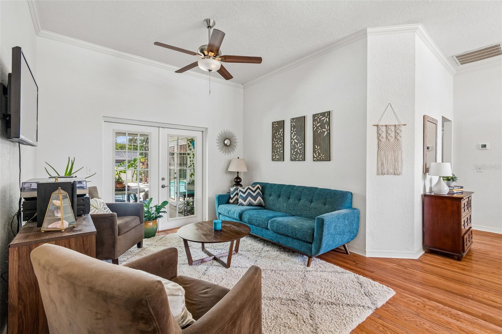 PIPERS MEADOW - Residential
