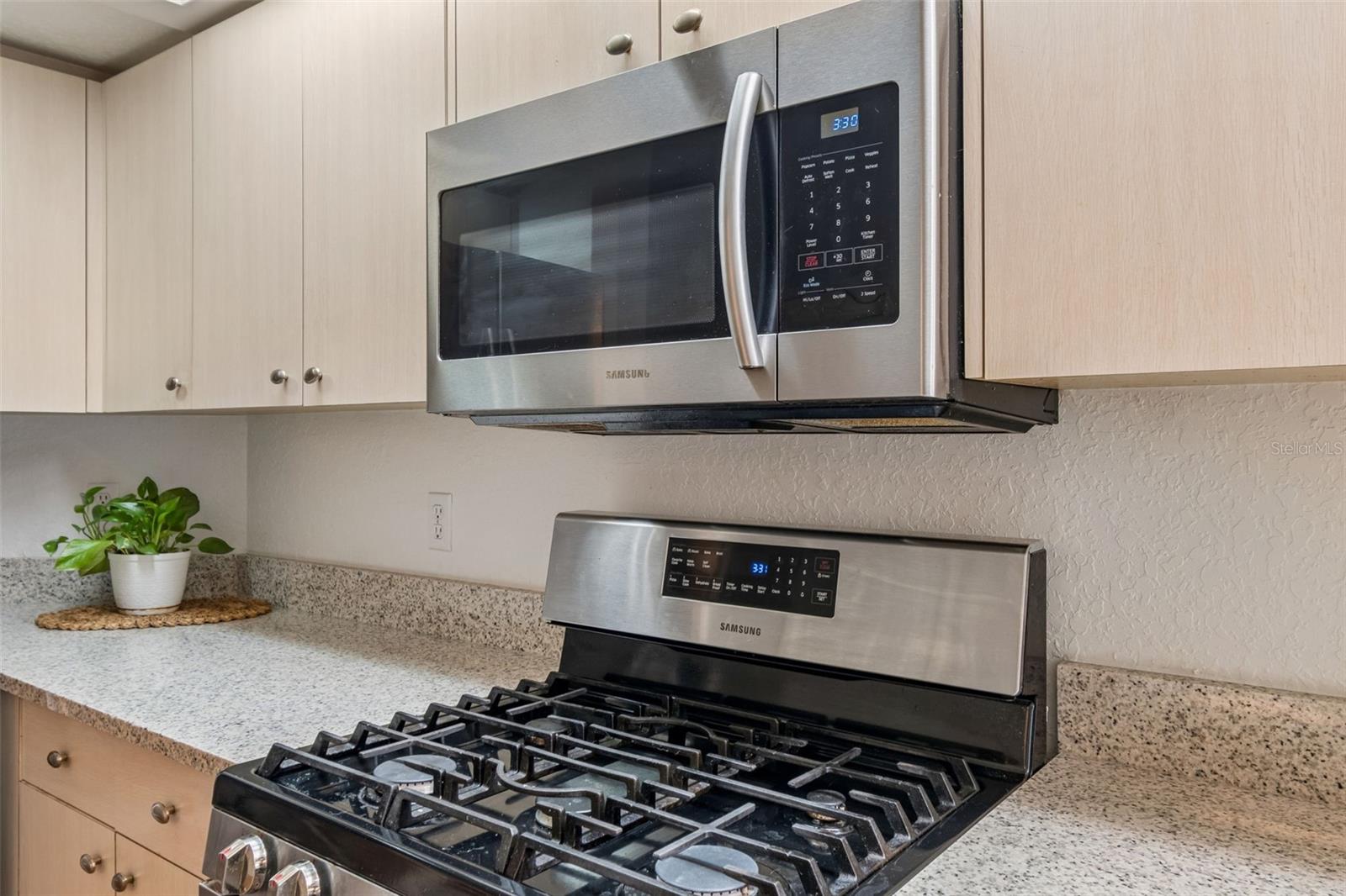 PIPERS MEADOW - Residential