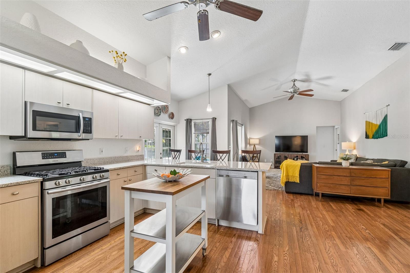 PIPERS MEADOW - Residential