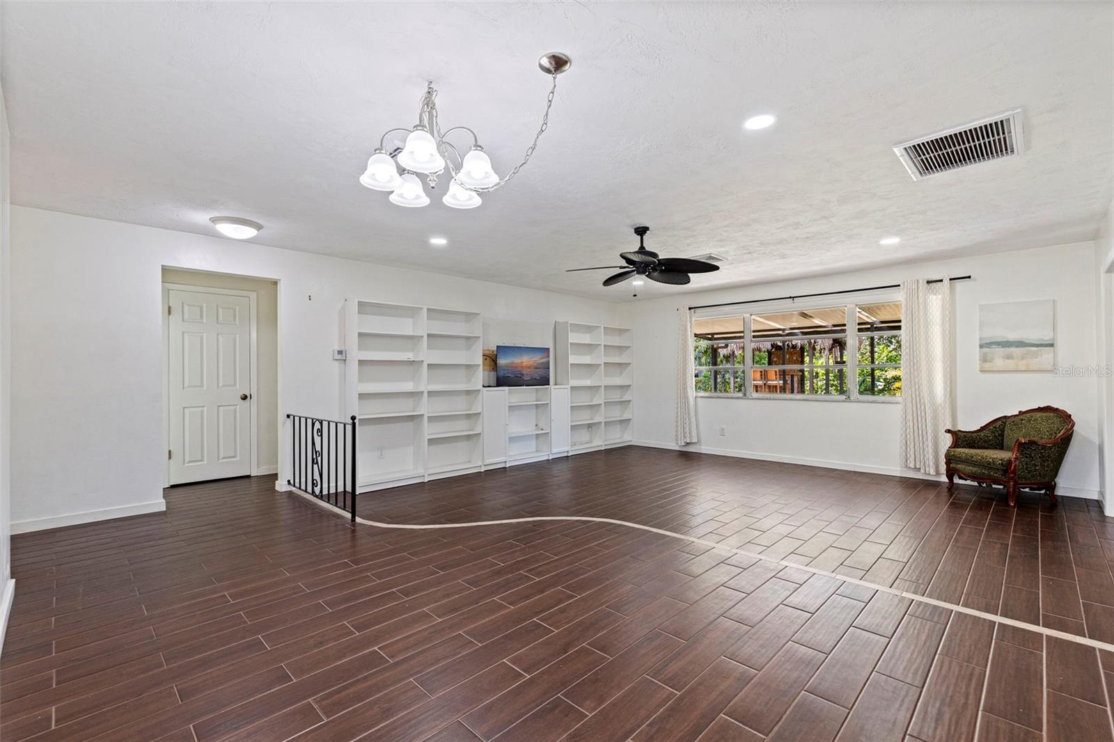 KNIGHTS ACRES - Residential