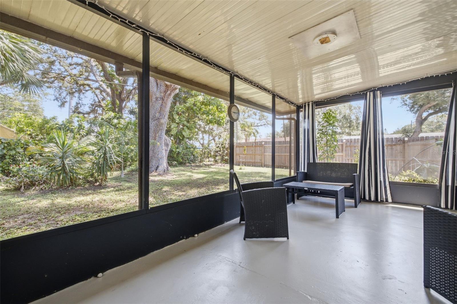 KNIGHTS ACRES - Residential