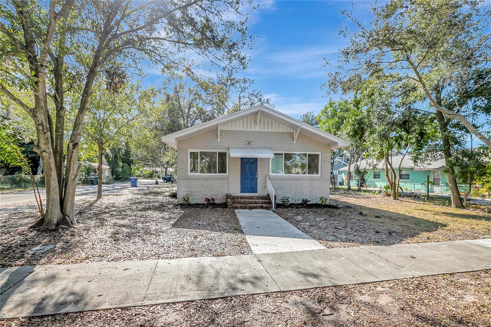 *** WELL CARED FOR WITH MANY RECENT UPDATES IN THIS 3 BED 2 BATH STYLISH BUNGALOW THAT SITS ON A CORNER LOT.  NEW AC! FRESH PAINT, ALL NEW FLOORING, UPDATED BATHROOMS, NEW KITCHEN WITH QUARTZ COUNTERTOPS & STAINLESS APPLIANCE PACKAGE. FLOOD ZONE X ... NO FLOOD INSURANCE REQUIRED YET CLOSE TO BEACHES, SHOPPING AND ALL THAT PINELLAS HAS TO OFFER. COME CHECK THIS OUT TODAY. CASH CONV VA OR FHA WORKS.
