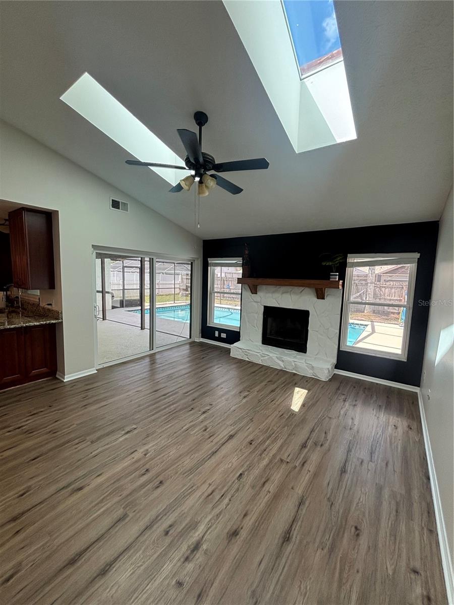 BLOOMINGDALE SEC W - Residential