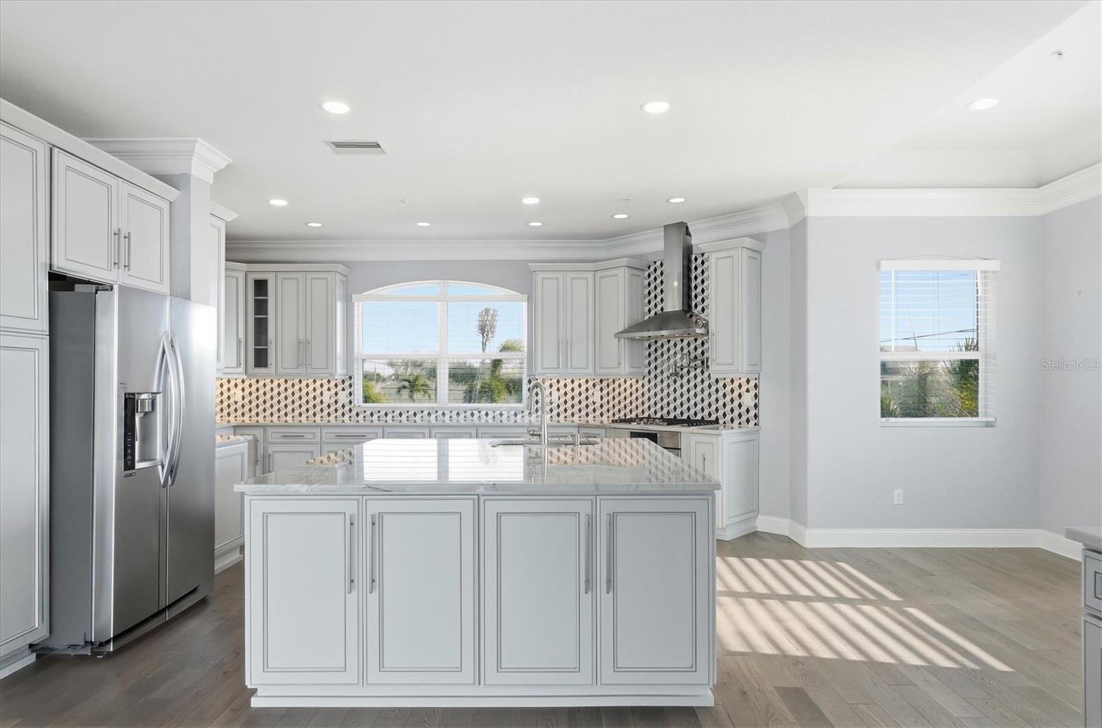 LANDINGS ON LEMON BAY - Residential