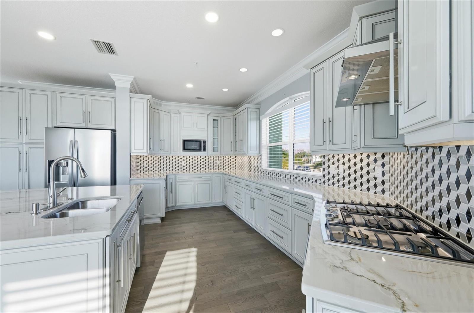 LANDINGS ON LEMON BAY - Residential