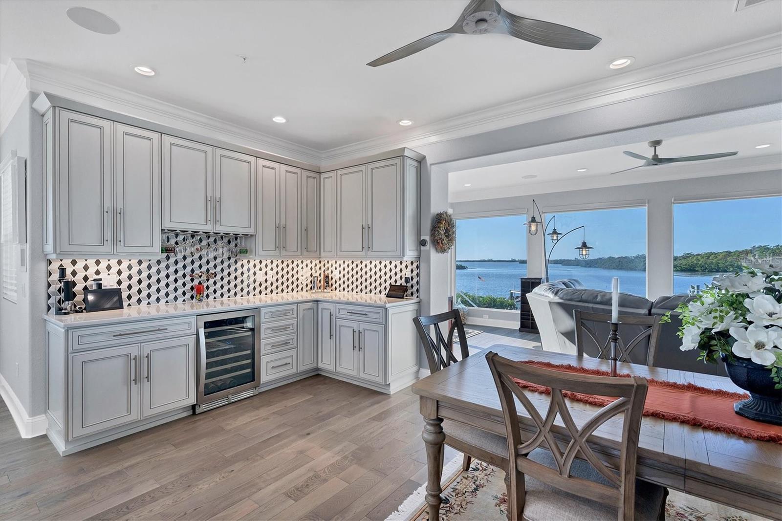 LANDINGS ON LEMON BAY - Residential