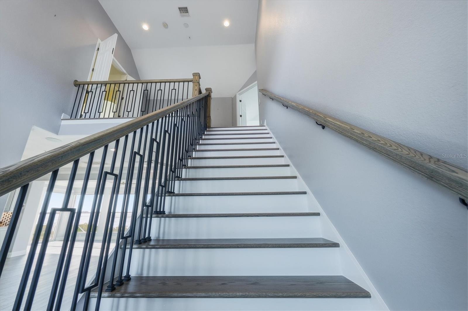 LANDINGS ON LEMON BAY - Residential