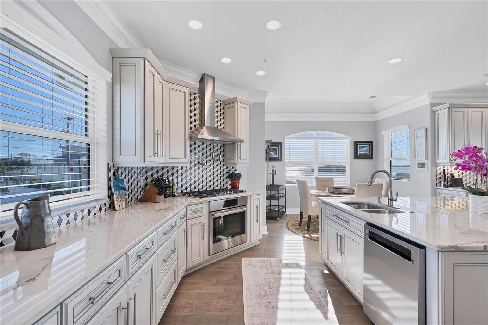 LANDINGS ON LEMON BAY - Residential
