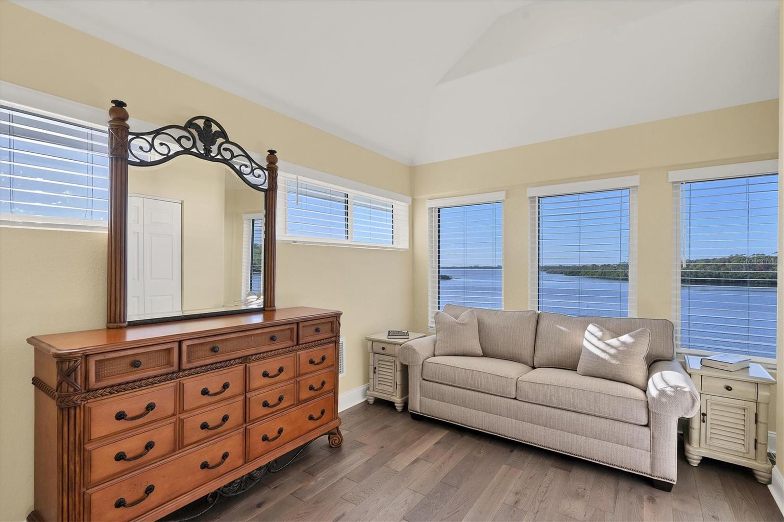 LANDINGS ON LEMON BAY - Residential