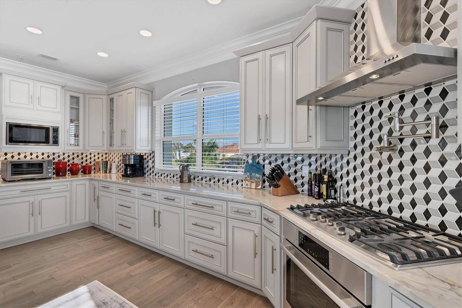 LANDINGS ON LEMON BAY - Residential