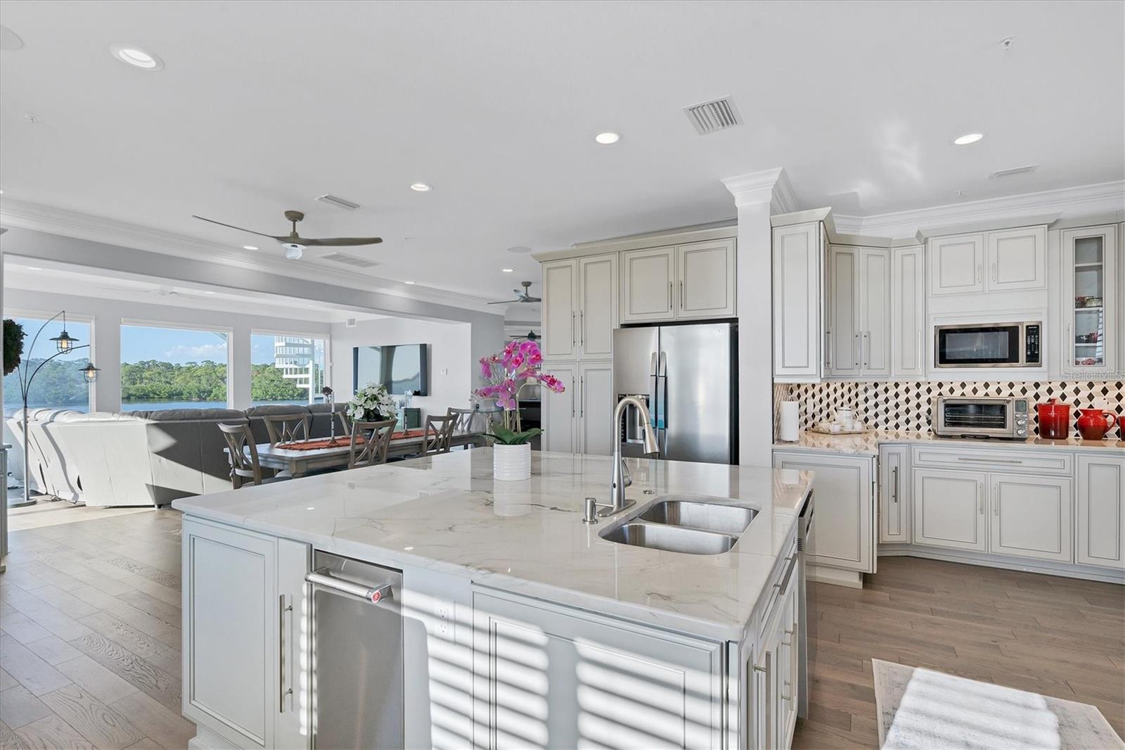 LANDINGS ON LEMON BAY - Residential