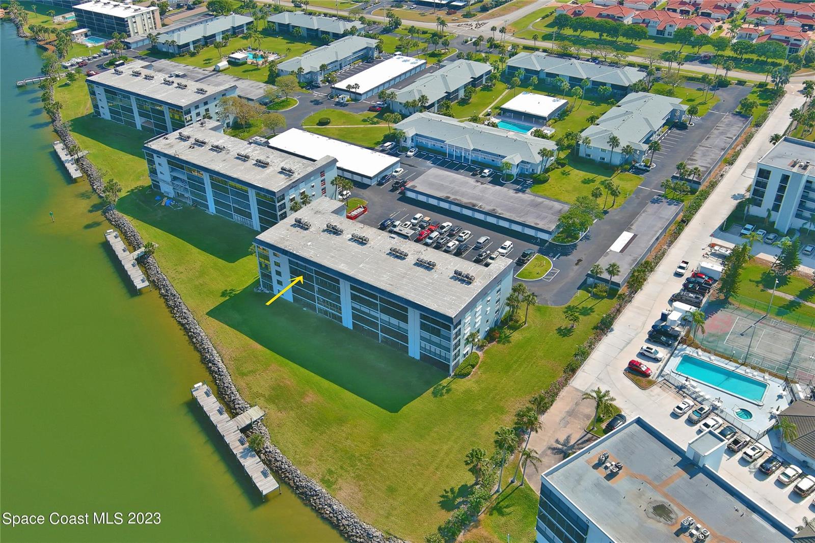THE 4 SEASONS CONDO PH VIII - Residential