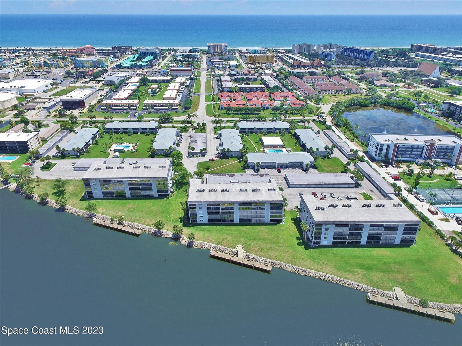 THE 4 SEASONS CONDO PH VIII - Residential