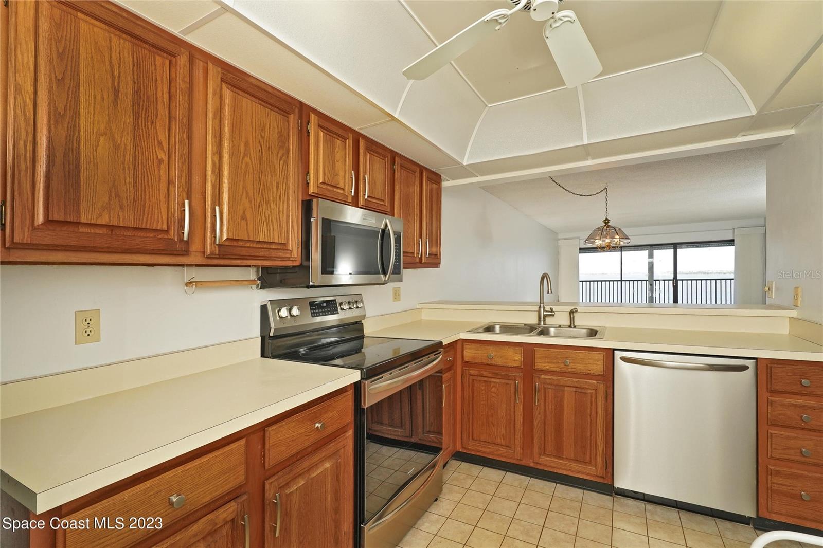 THE 4 SEASONS CONDO PH VIII - Residential