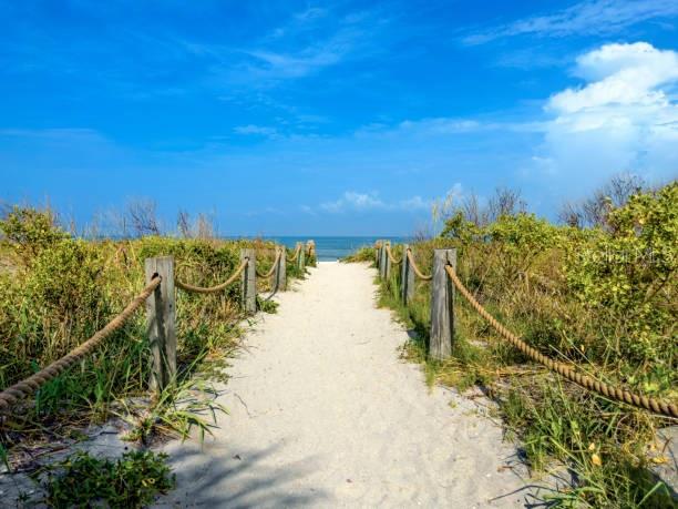 WHITE SANDS VILLAGE - Residential